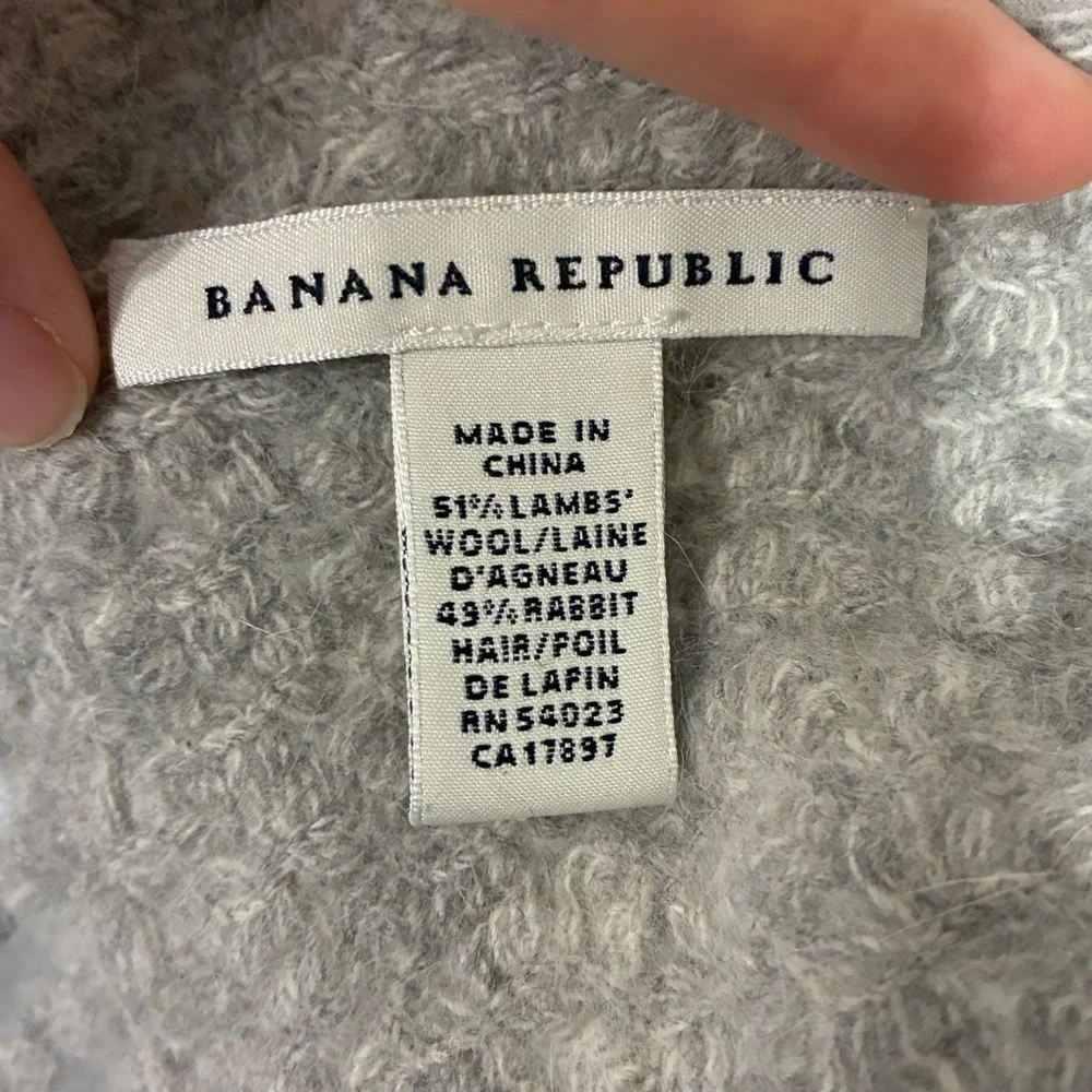 Banana Republic luxuriously soft